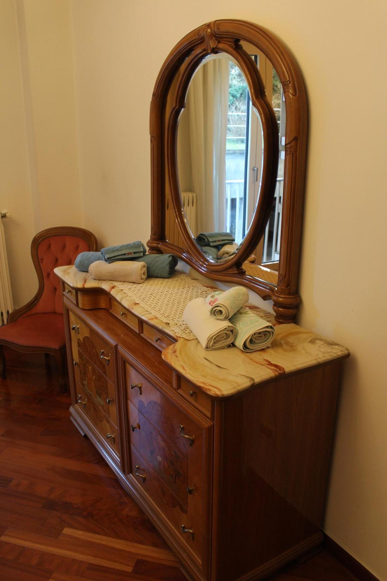 Casa Mira - Ampio, Fully Equipped E Zona Tranquilla Apartment Trieste Luaran gambar
